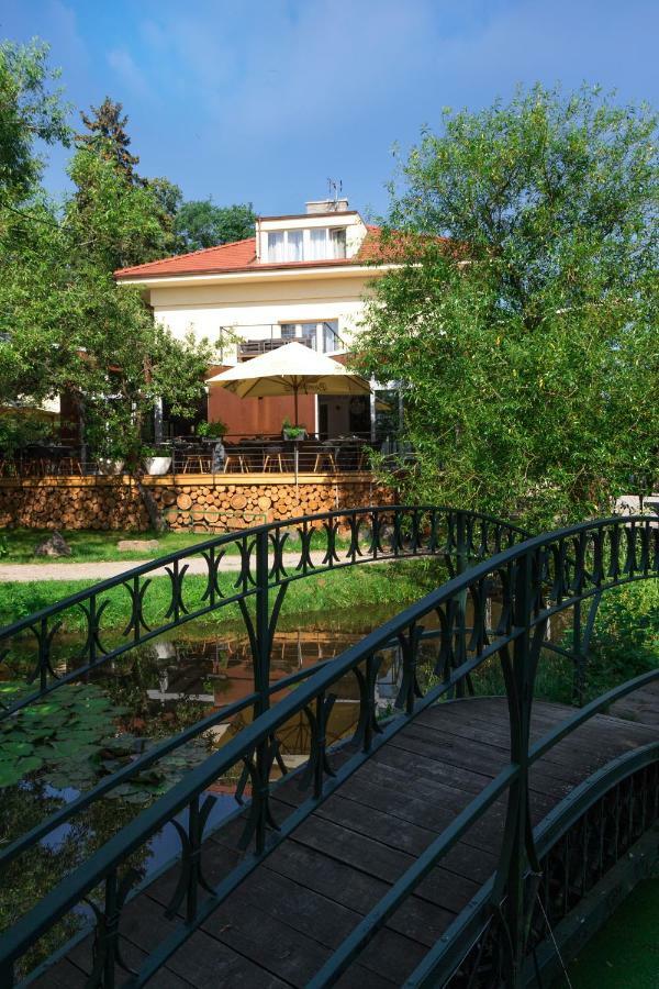 Hotel Areal Botanika Unhošť Exterior foto